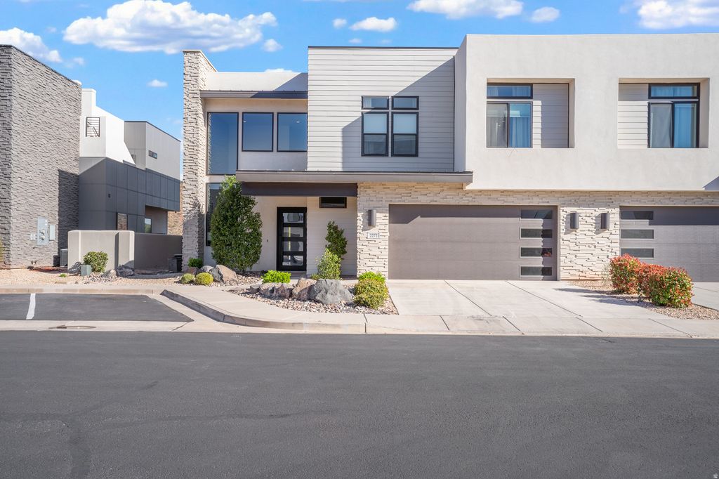 Photo of 2264 N DOUBLE EAGLE LN, Washington, UT 84780 (MLS # 2143666)