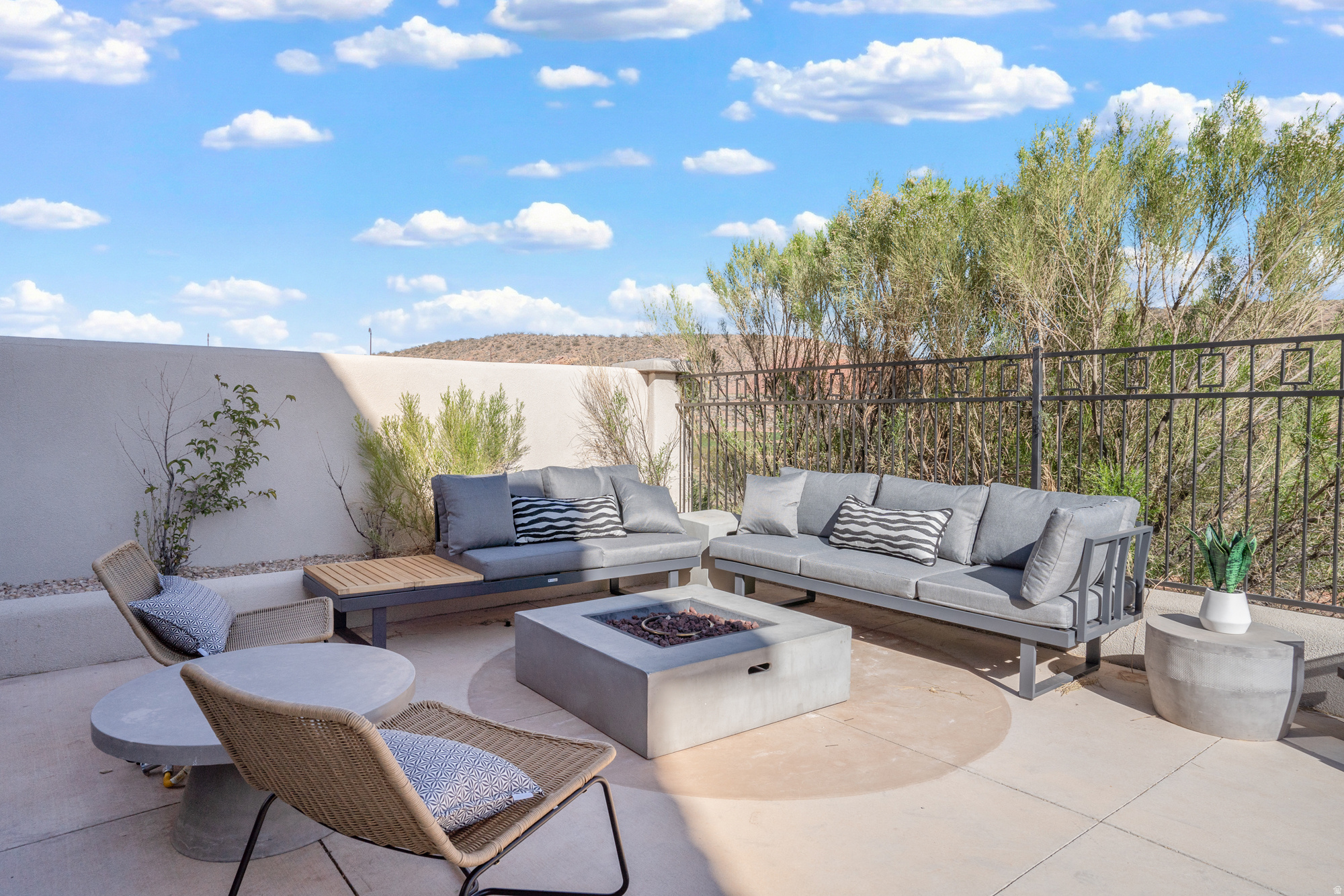 EIGHTH AT CORAL CANYON AMD - Residential