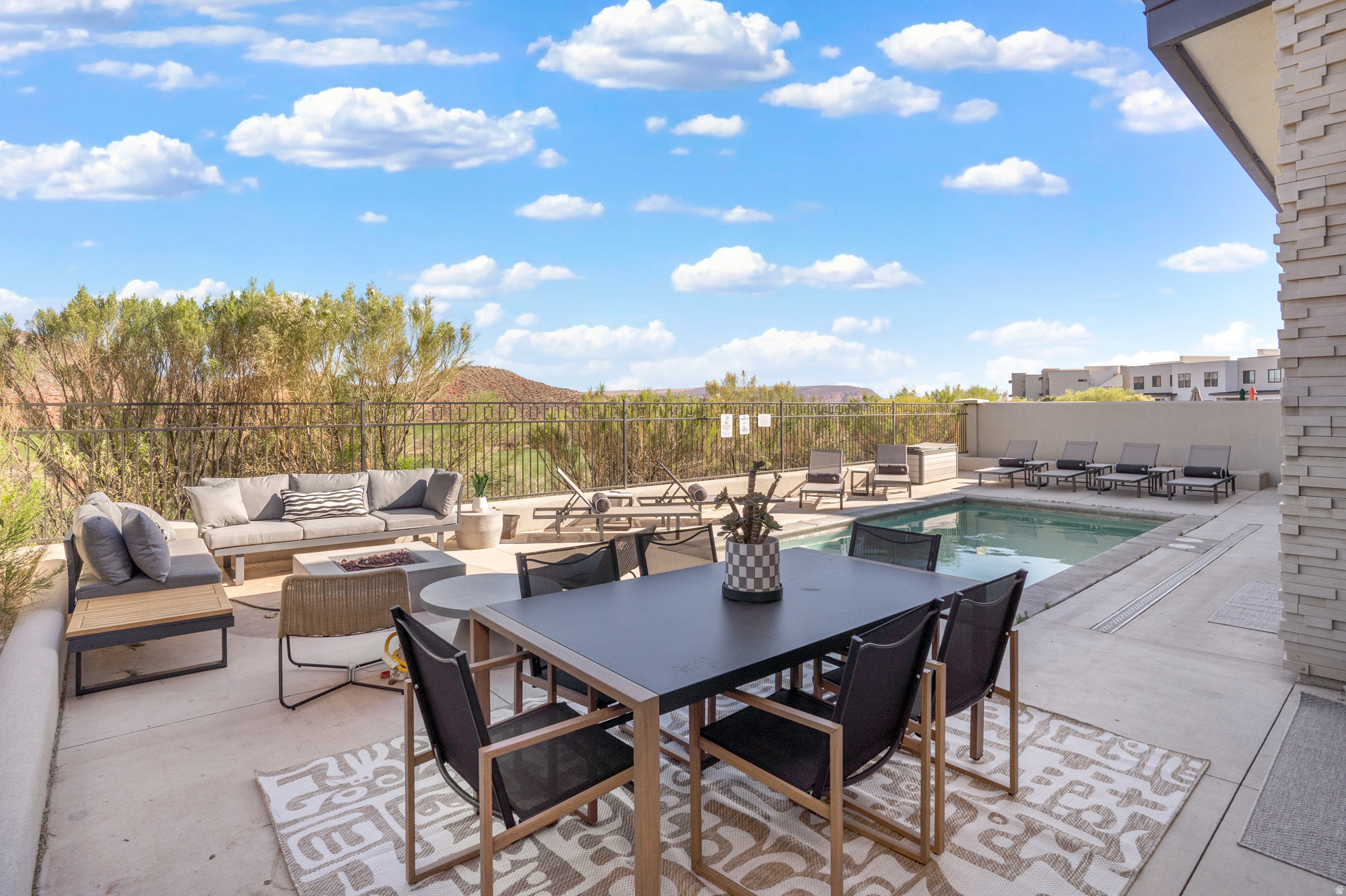 EIGHTH AT CORAL CANYON AMD - Residential