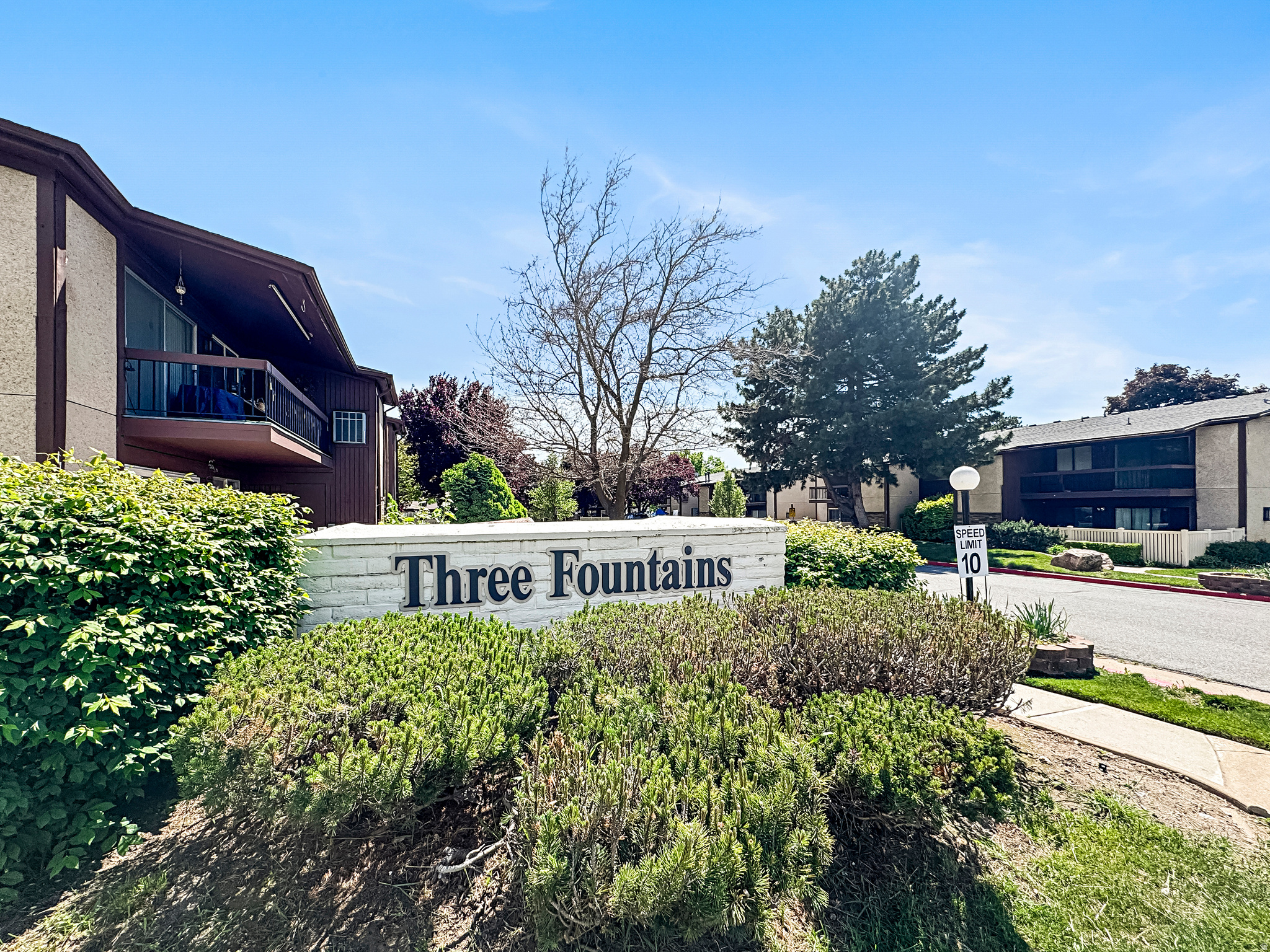 THREE FOUNTAINS - Residential
