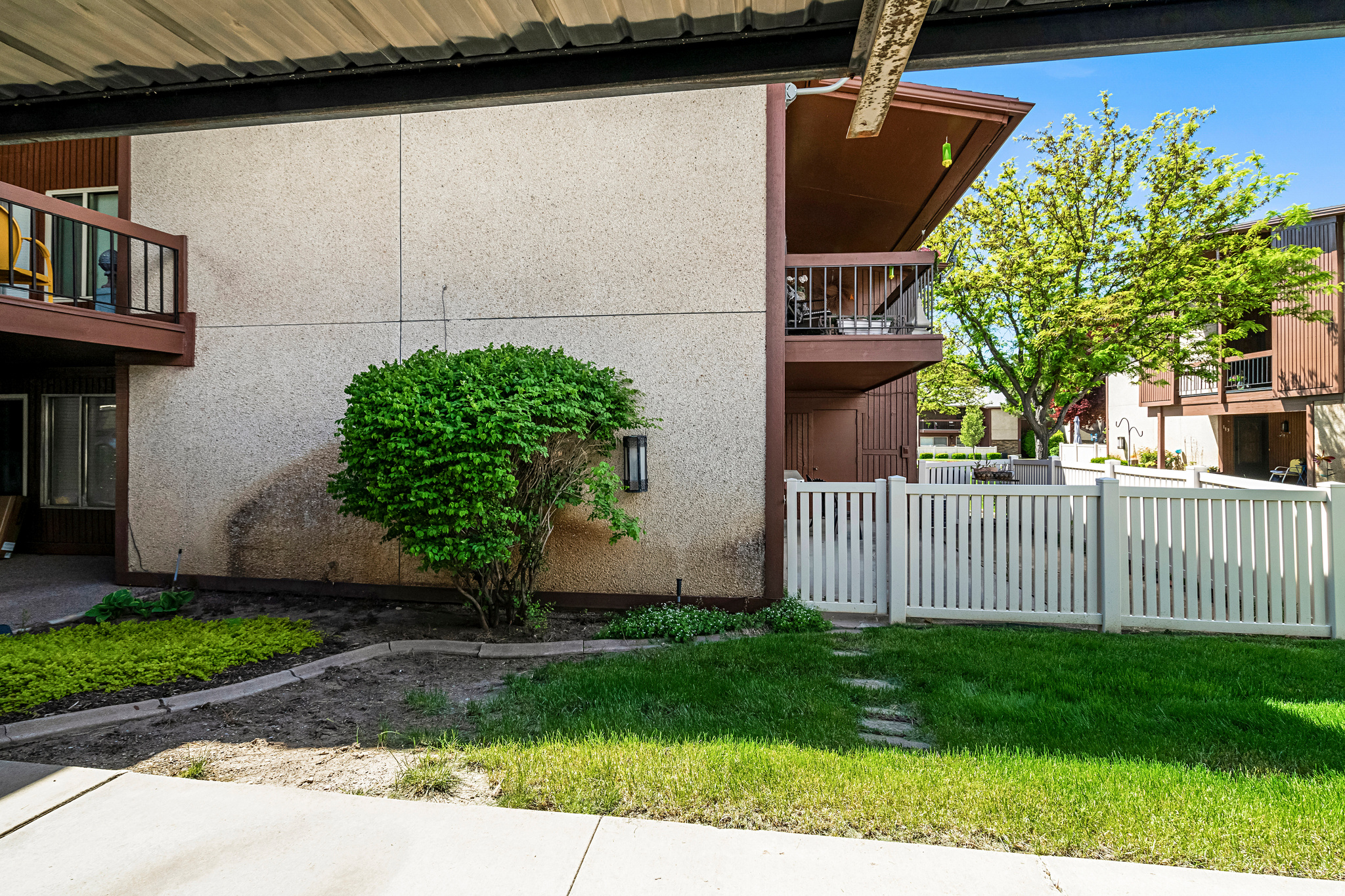 THREE FOUNTAINS - Residential