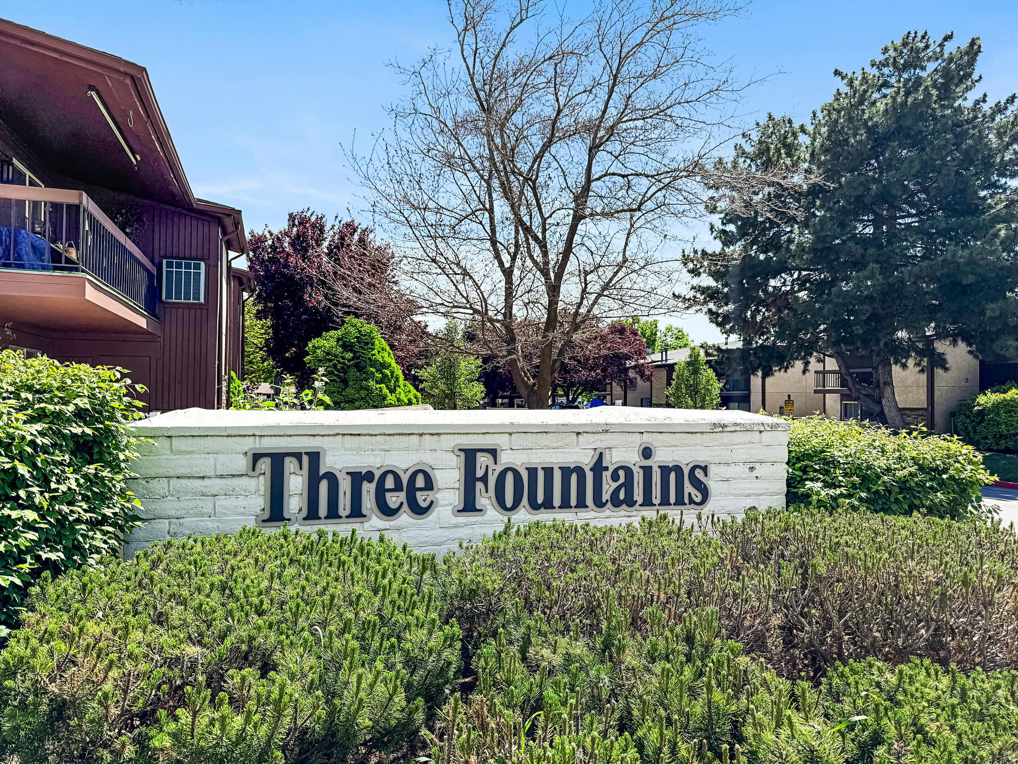 THREE FOUNTAINS - Residential
