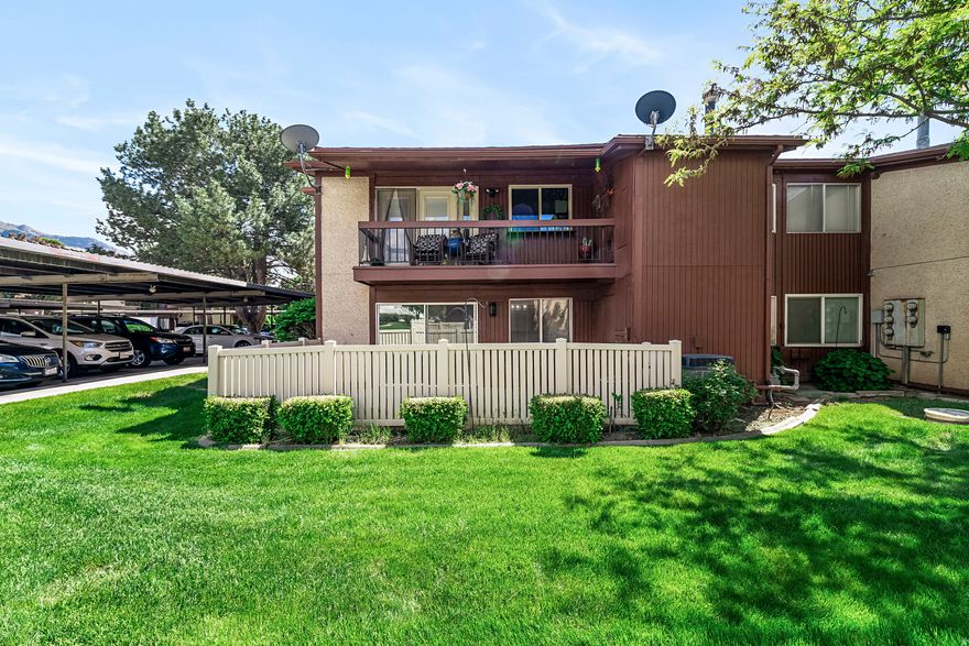 Ground level unit in this 55+ community with amazing views of Ben Lomond. Large master-suite with 3/4 bath. 1 additional bedroom and full bath, open family room with gas fireplace large patio and storage area. Clubhouse & pool. Great Location!