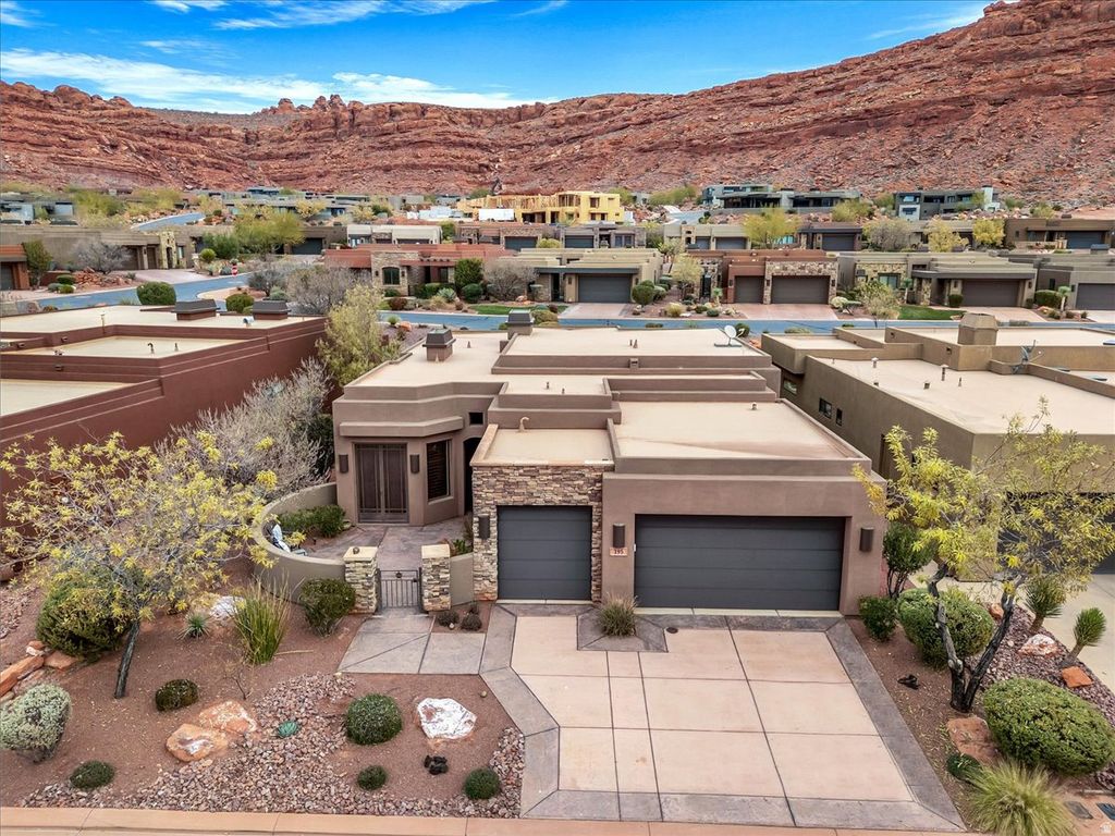 Photo of 2139 W COUGAR ROCK Cir #195, Saint George, UT 84770 (MLS # 2128243)