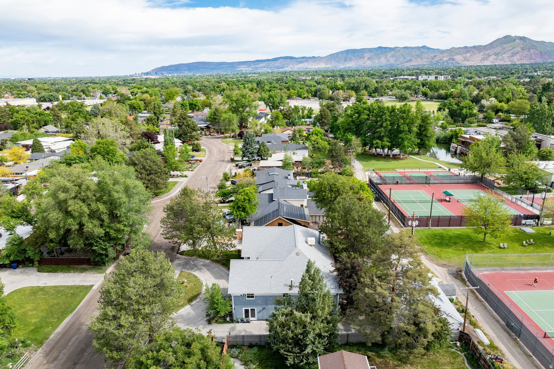 LAKEWOOD - Residential