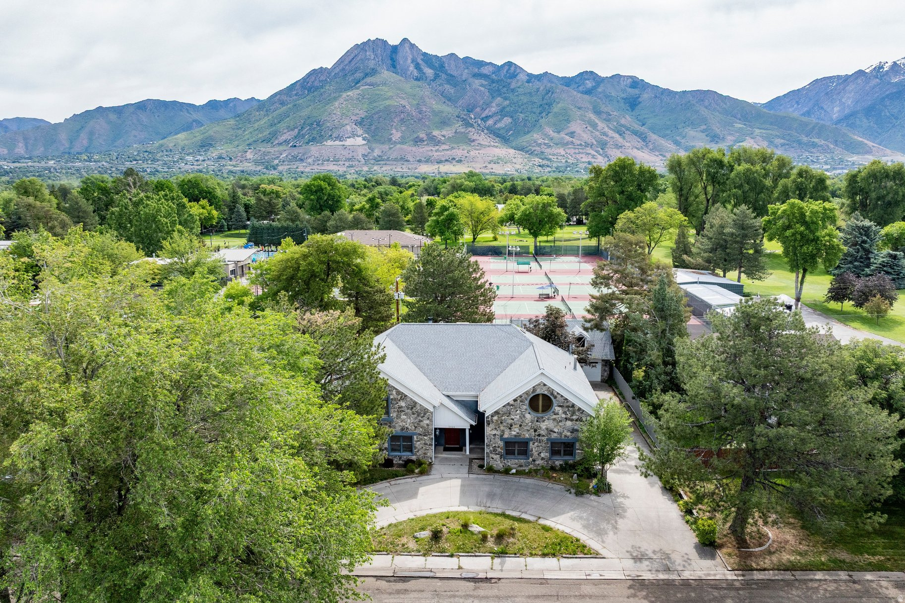 LAKEWOOD - Residential