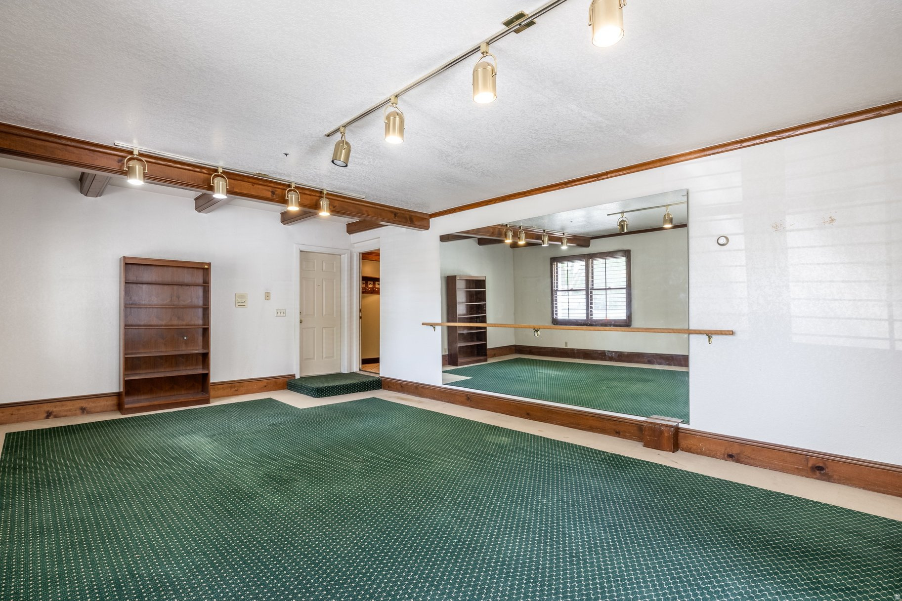 LAKEWOOD - Residential