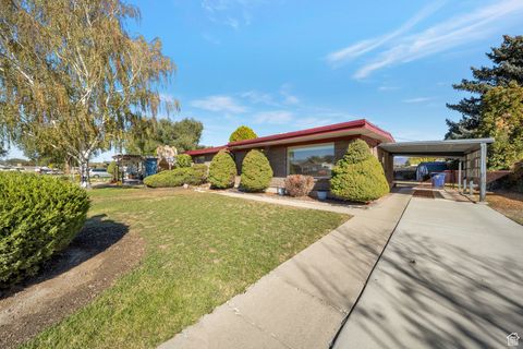 Tiny photo for 3201 S BARNEY ST, West Valley City, UT 84119 (MLS # 2118841)