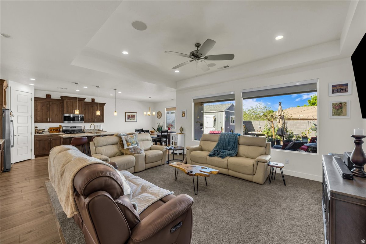 LAVA KNOLLS PH 1 - Residential