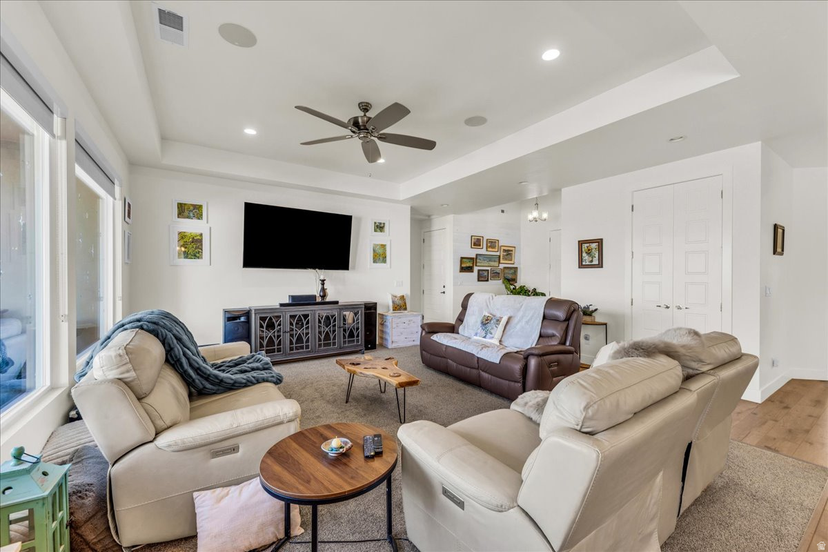 LAVA KNOLLS PH 1 - Residential