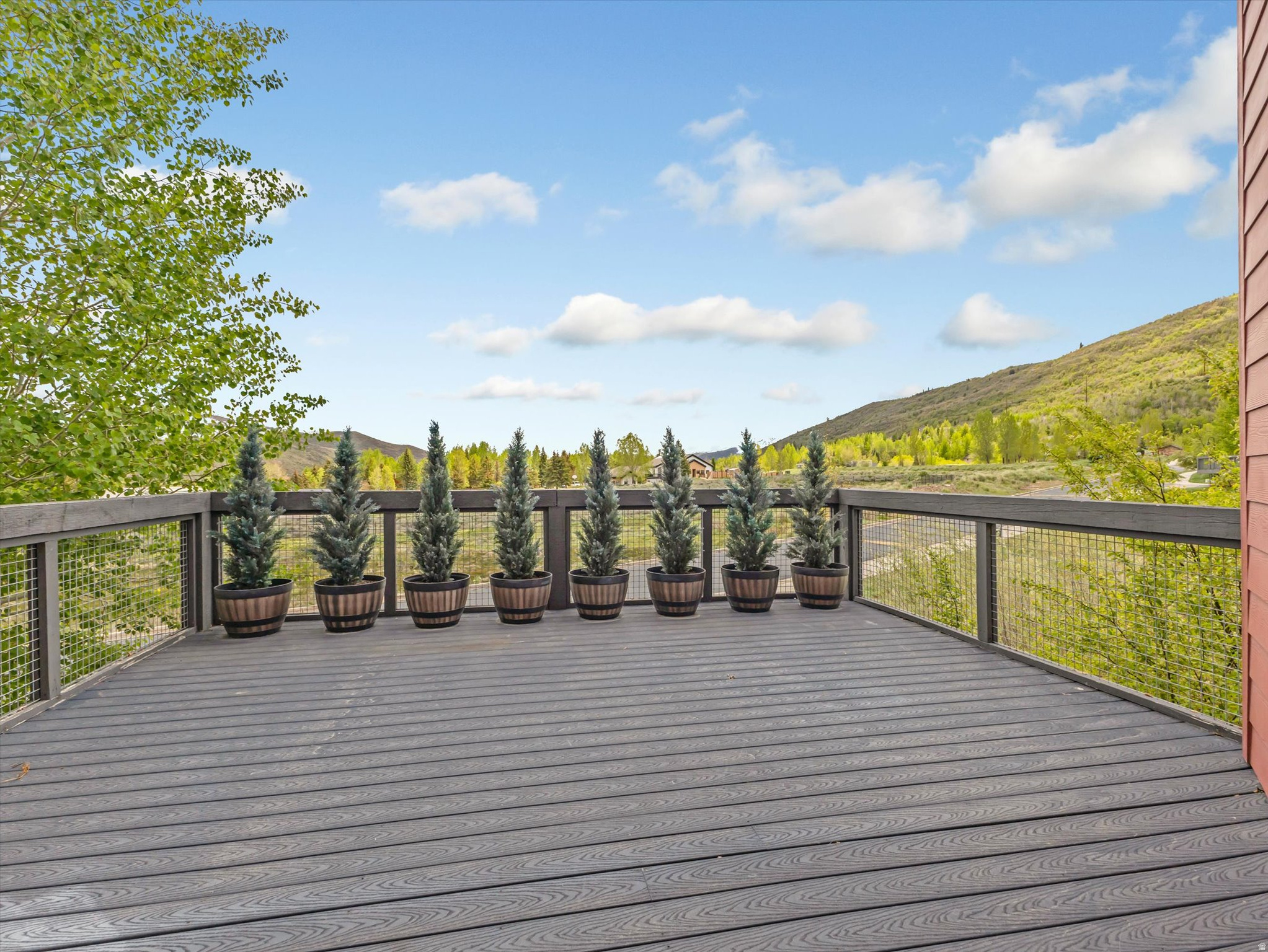 QUARRY VILLAGE CONDOMINIUMS - Residential