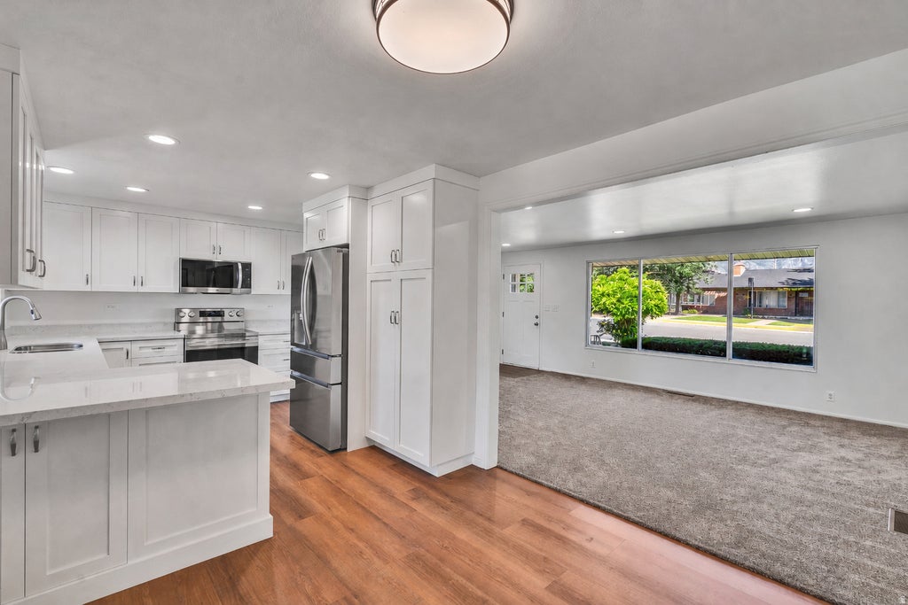 Photo of 1652 LAKEWOOD DR, Orem, UT 84058 (MLS # 2166201)