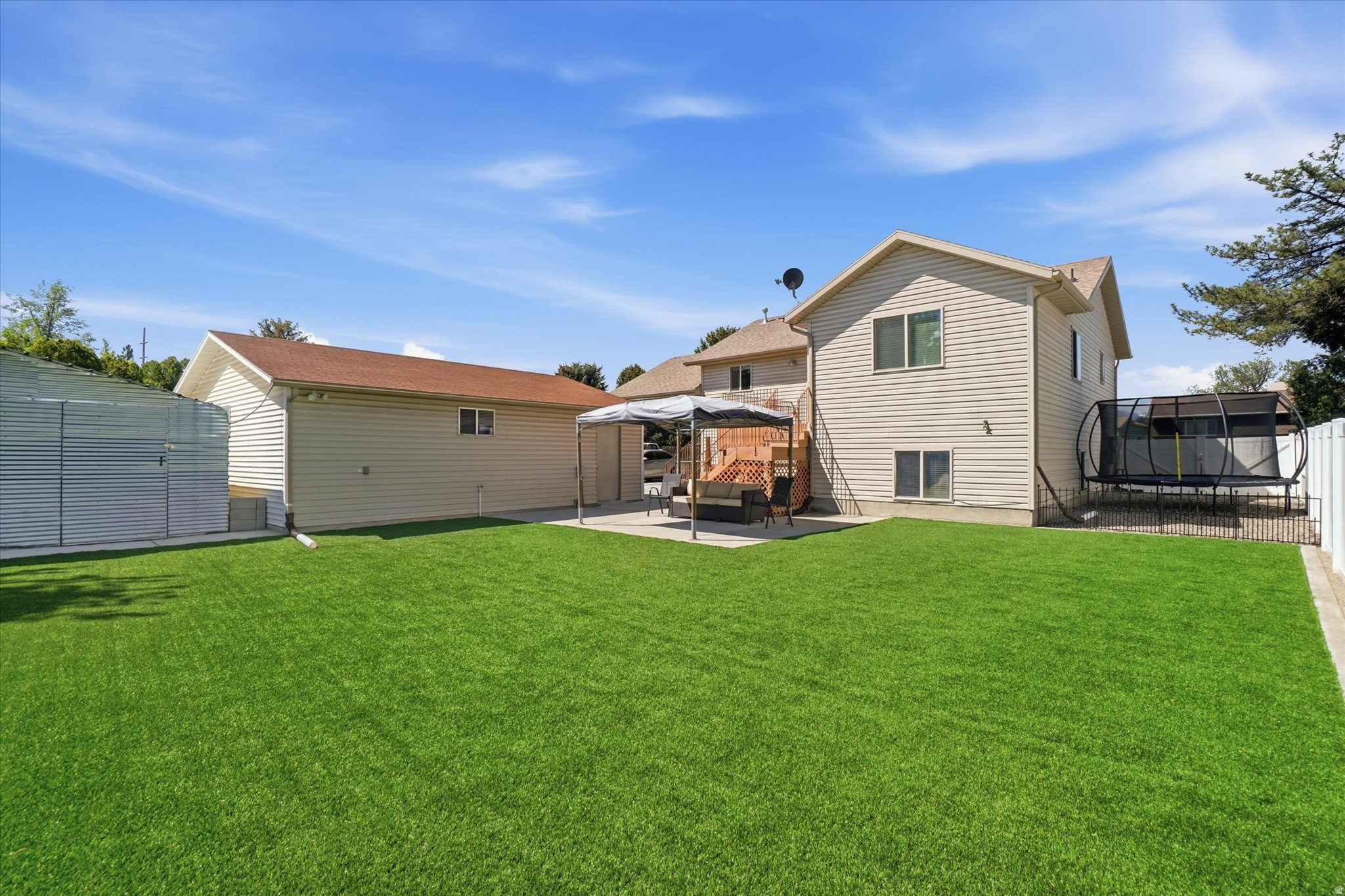 MEADOWBROOK FARMS - Residential