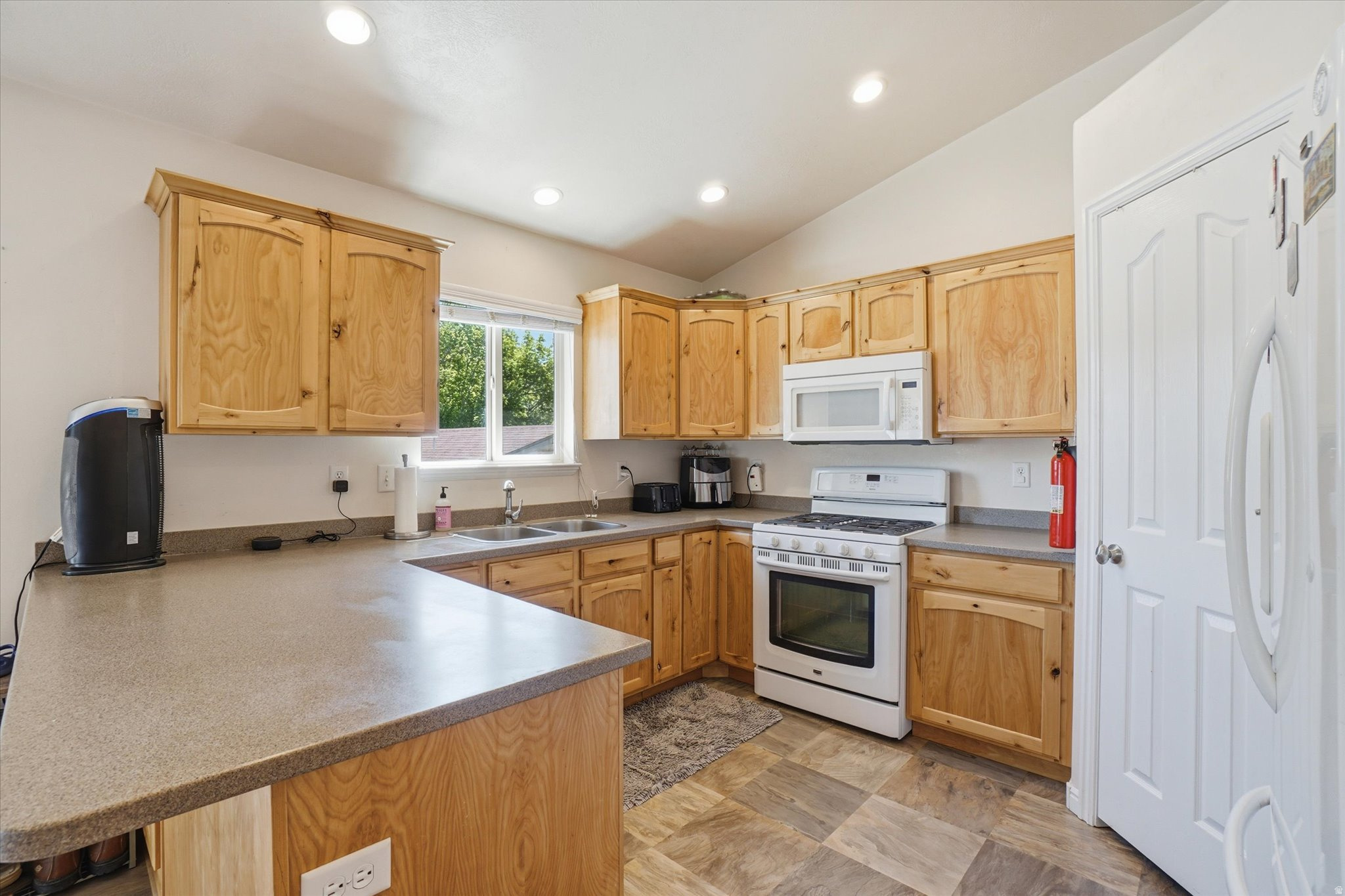 MEADOWBROOK FARMS - Residential