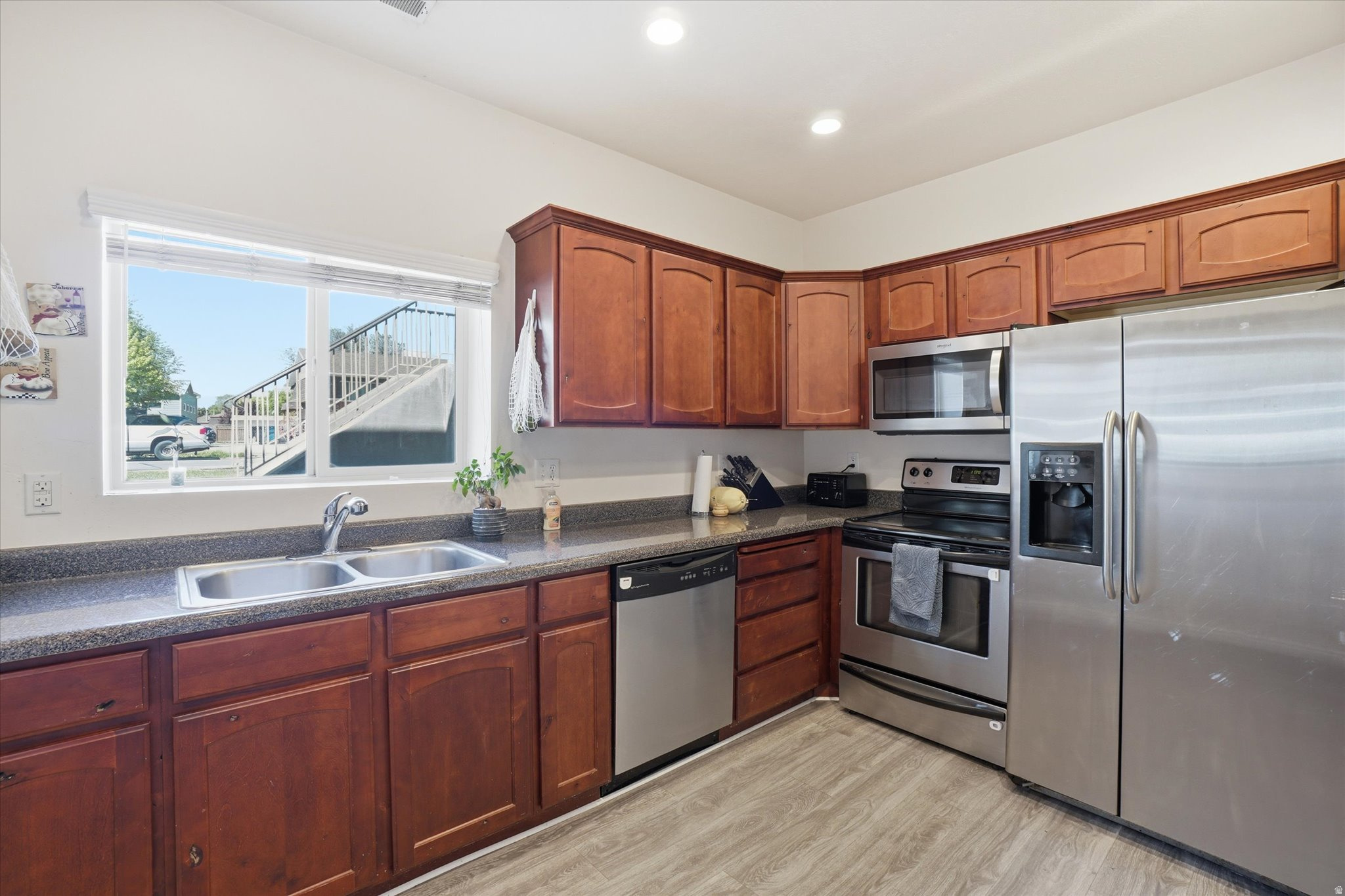 MEADOWBROOK FARMS - Residential