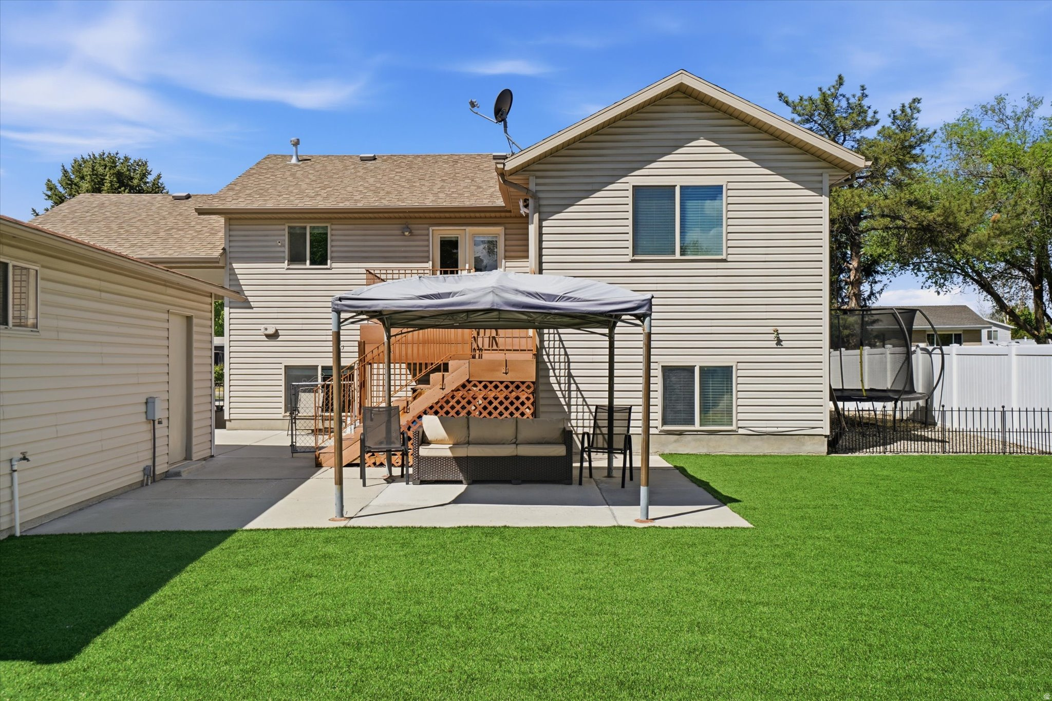 MEADOWBROOK FARMS - Residential