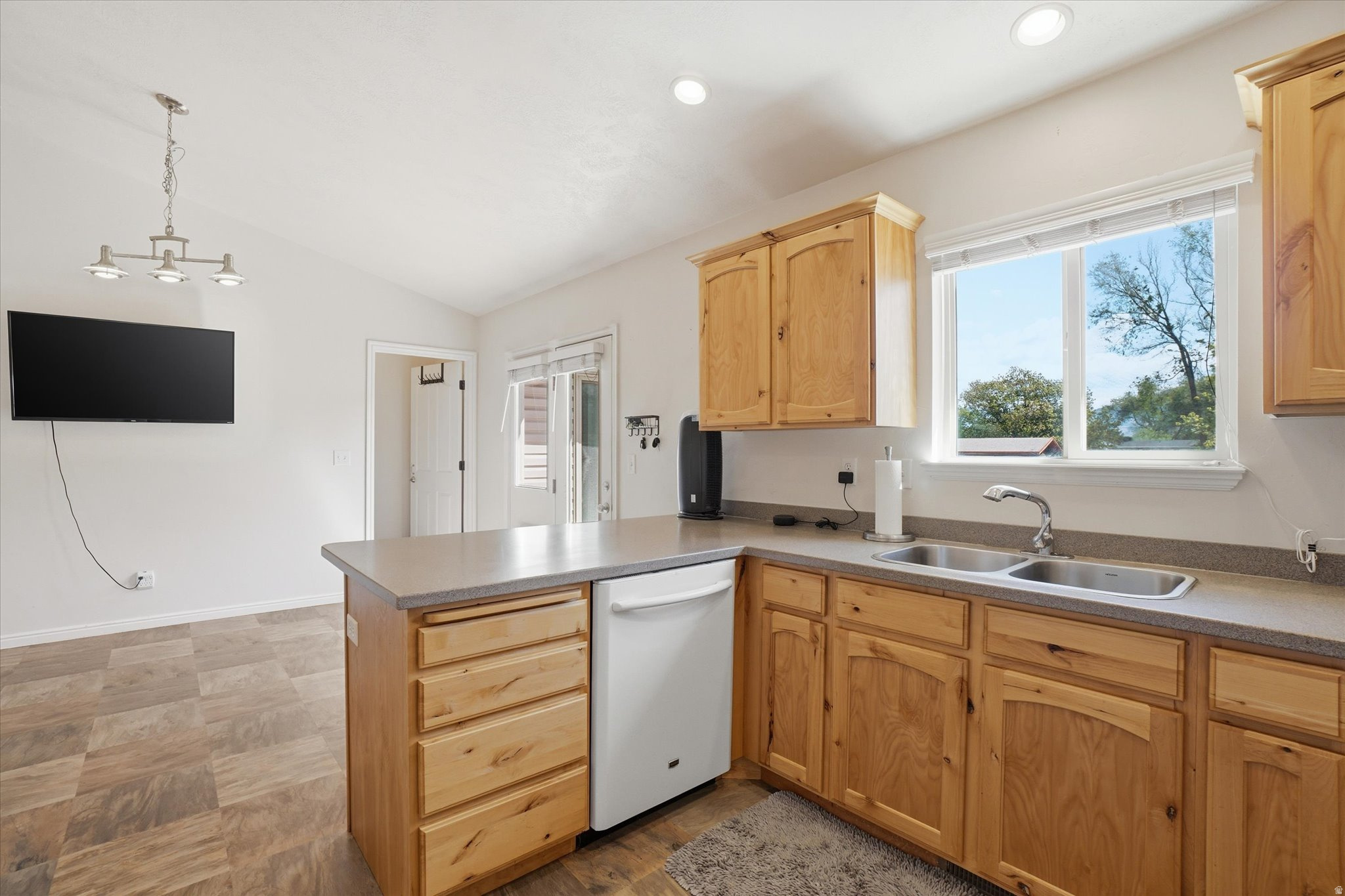 MEADOWBROOK FARMS - Residential