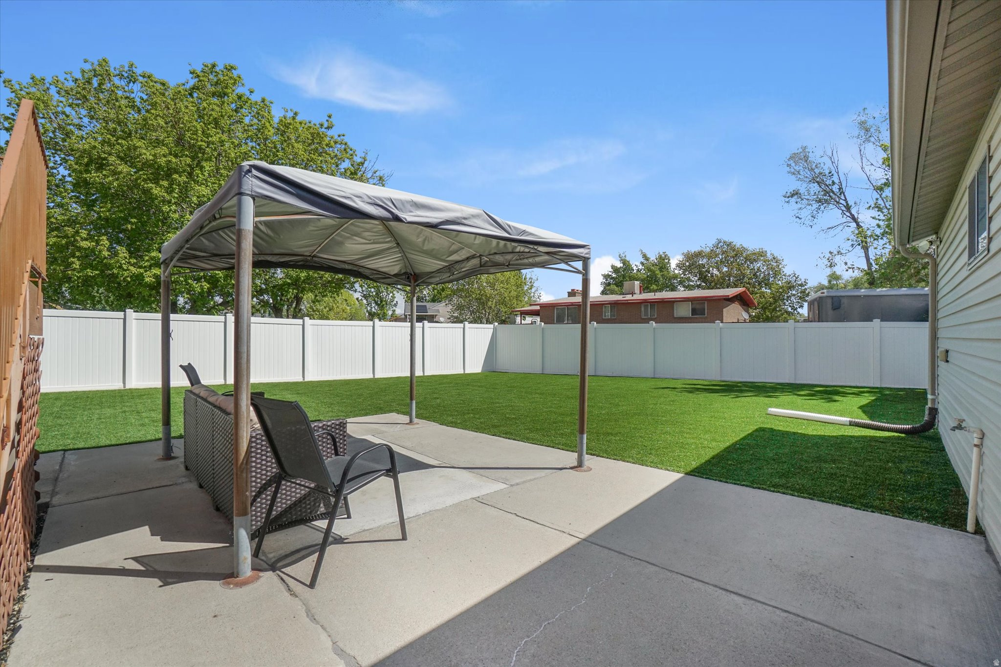MEADOWBROOK FARMS - Residential