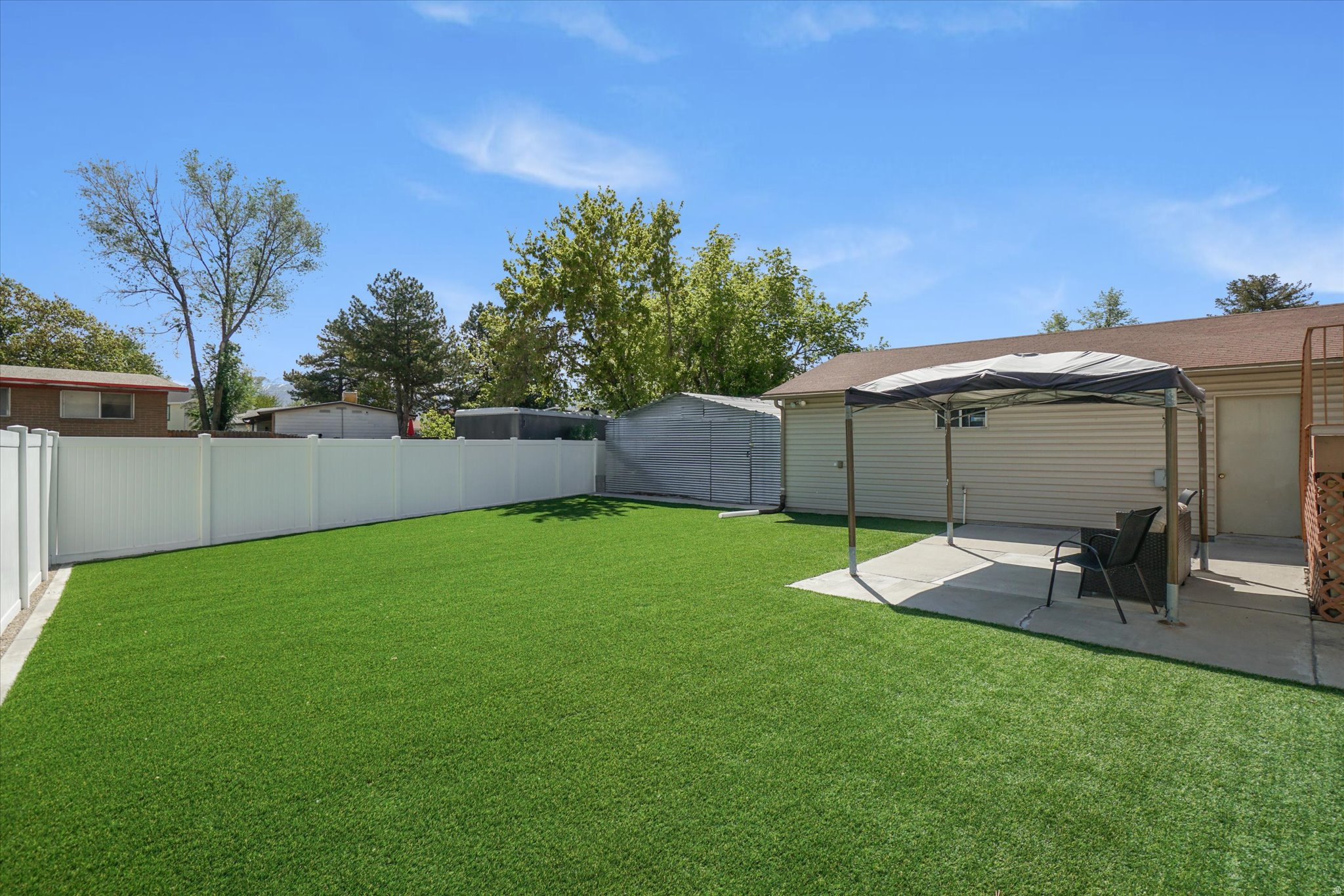 MEADOWBROOK FARMS - Residential
