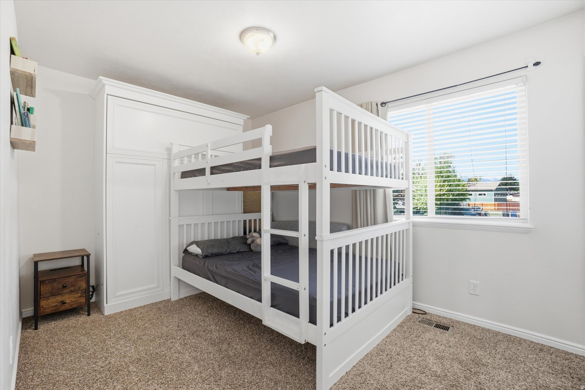 MEADOWBROOK FARMS - Residential