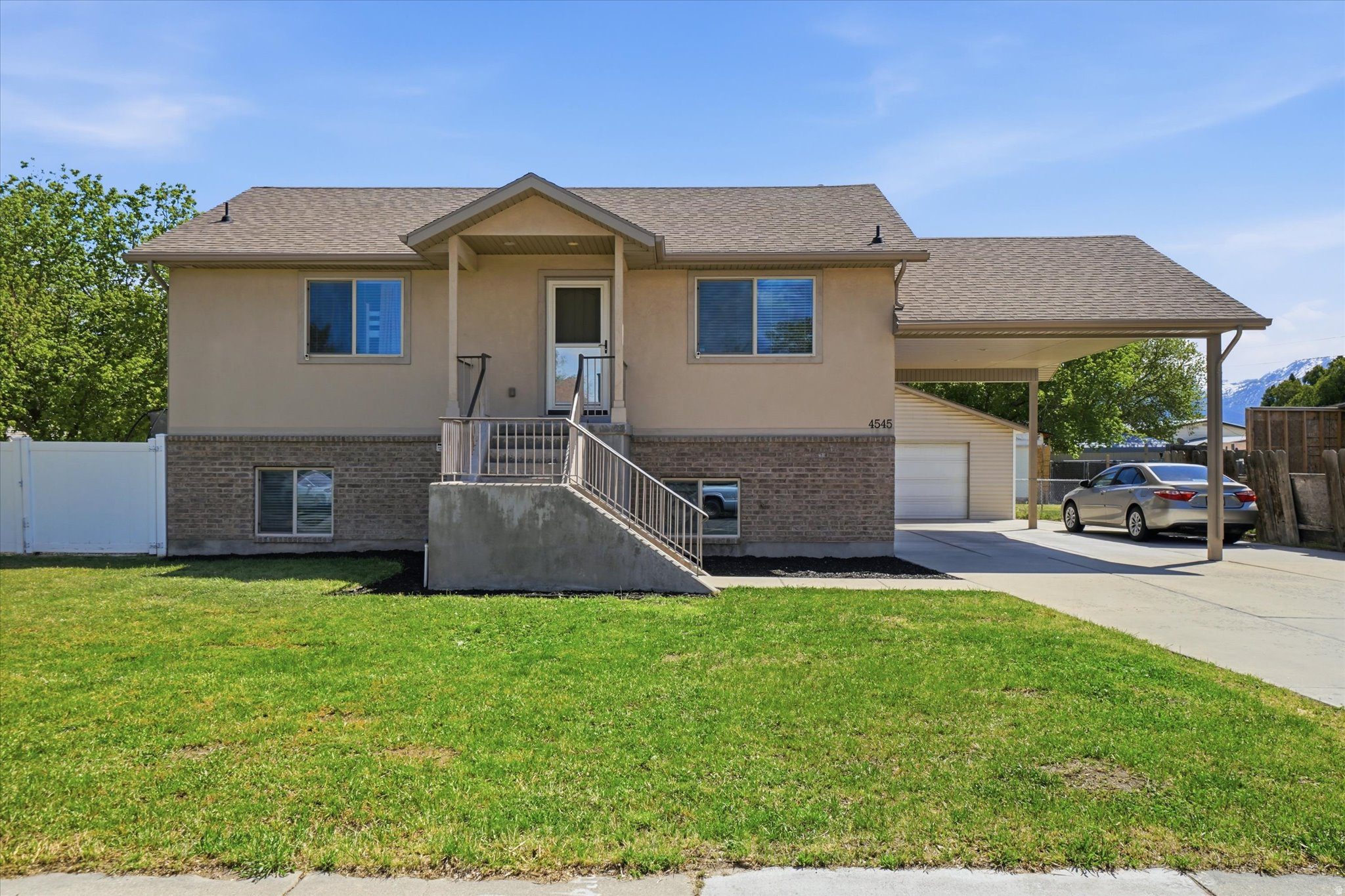 MEADOWBROOK FARMS - Residential