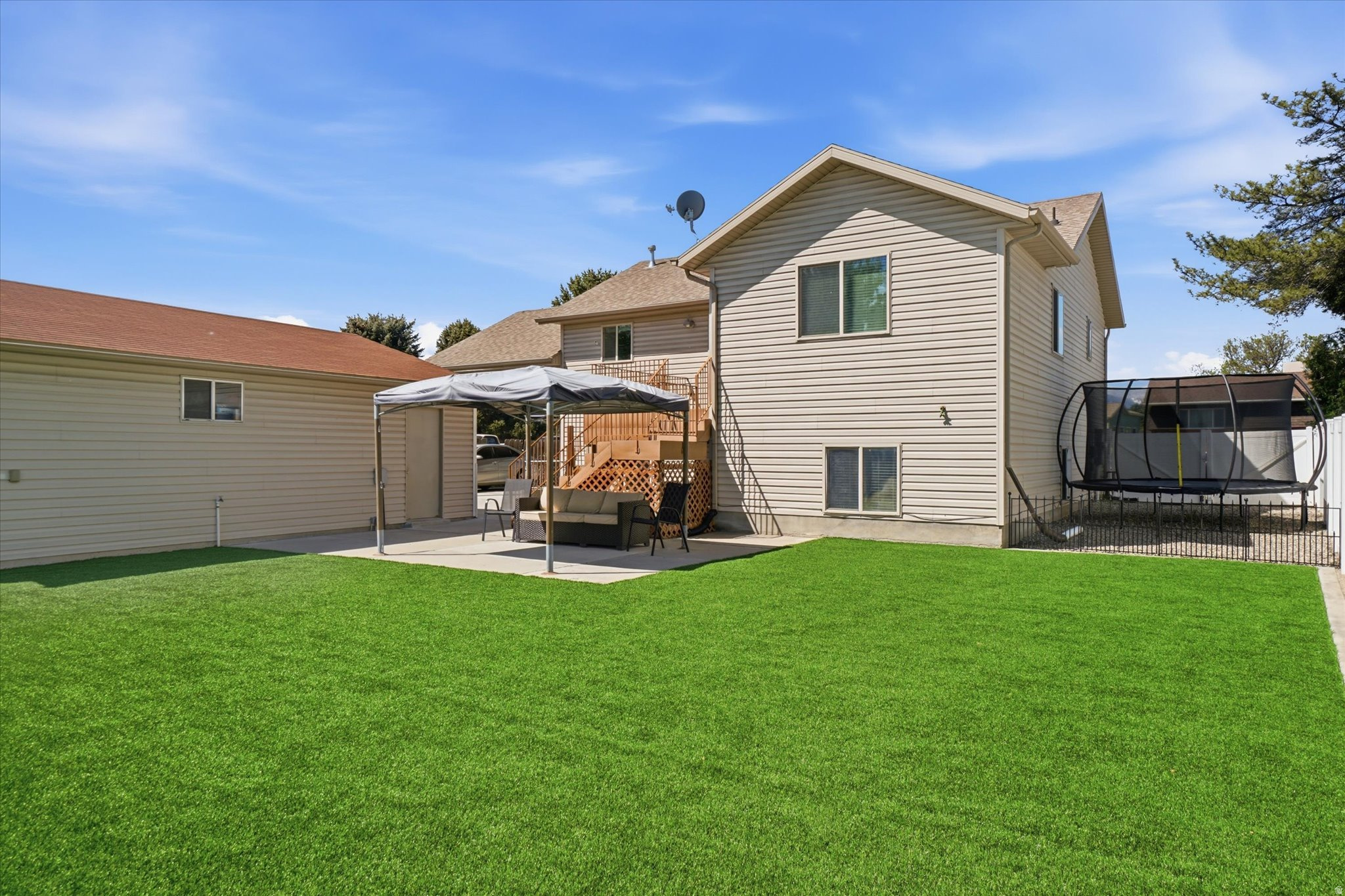 MEADOWBROOK FARMS - Residential