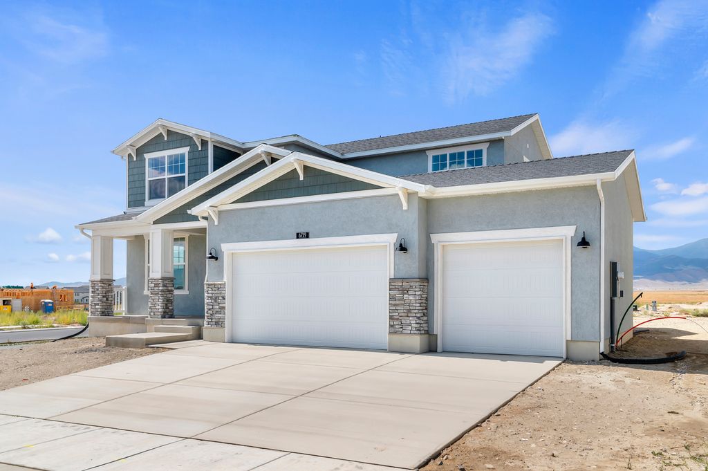 Photo of 6719 N DESERT CRK, Eagle Mountain, UT 84005 (MLS # 2144453)