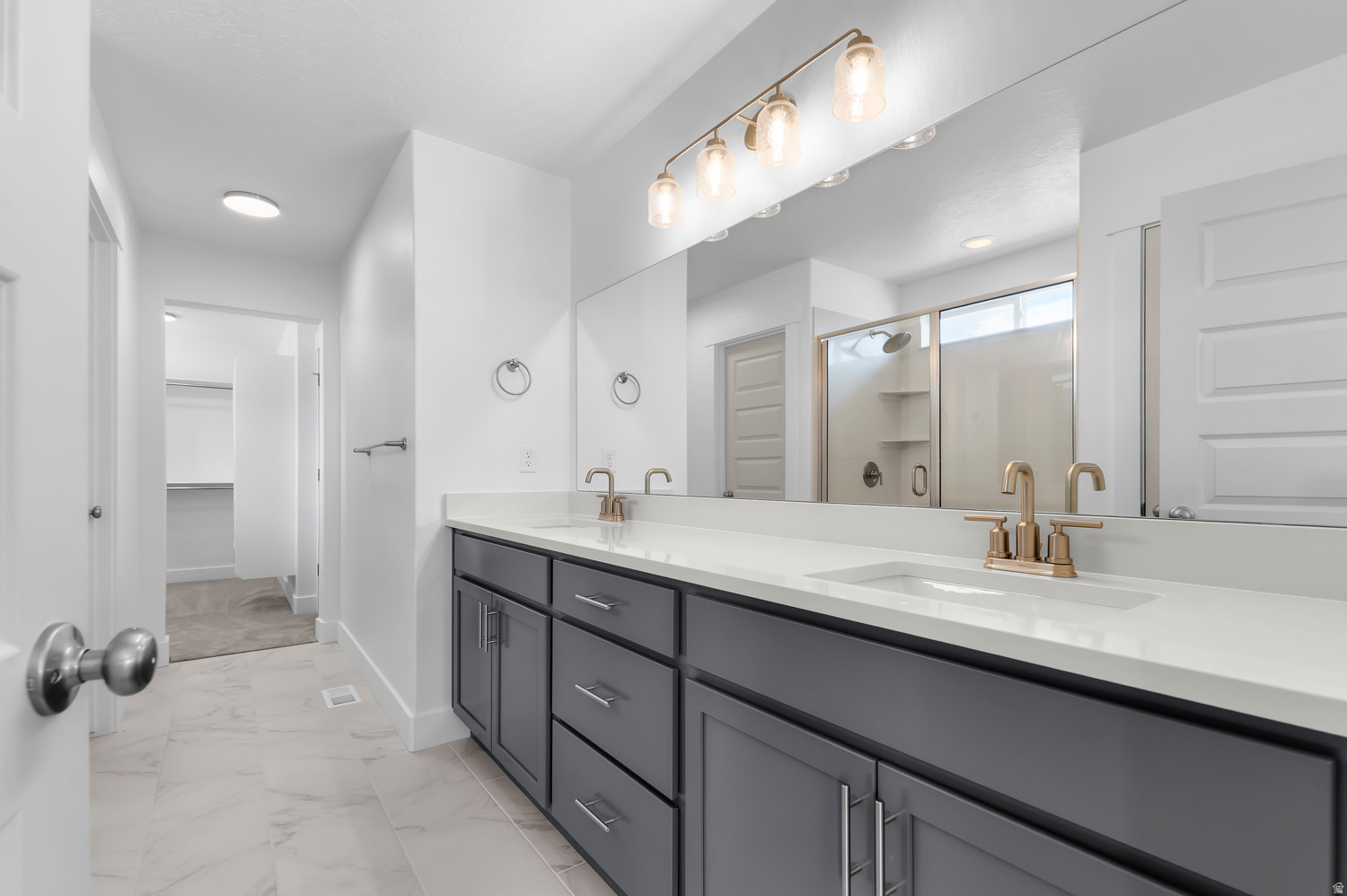 OVERLAND COLLECTION V2 236 - Residential