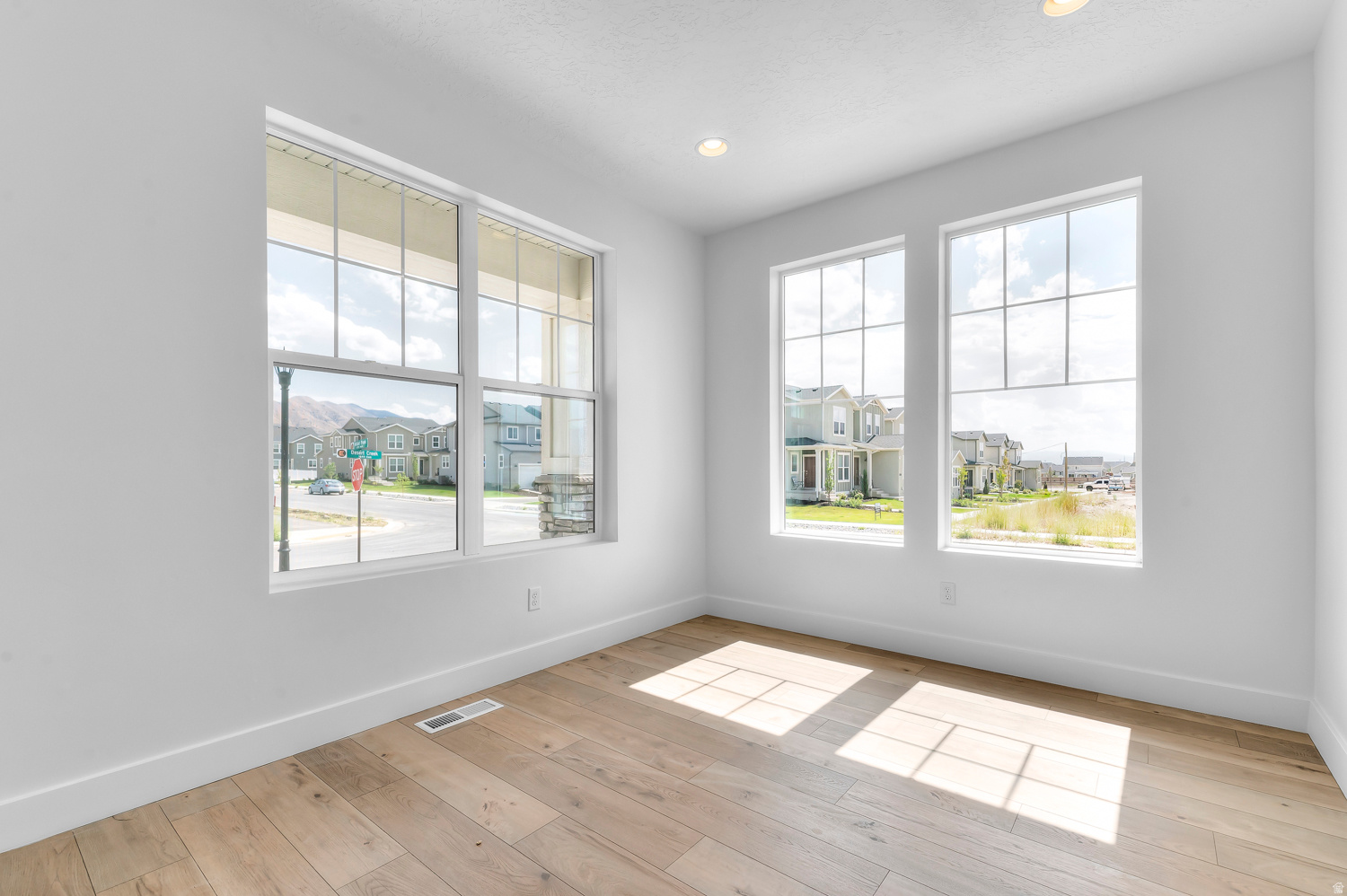 OVERLAND COLLECTION V2 236 - Residential