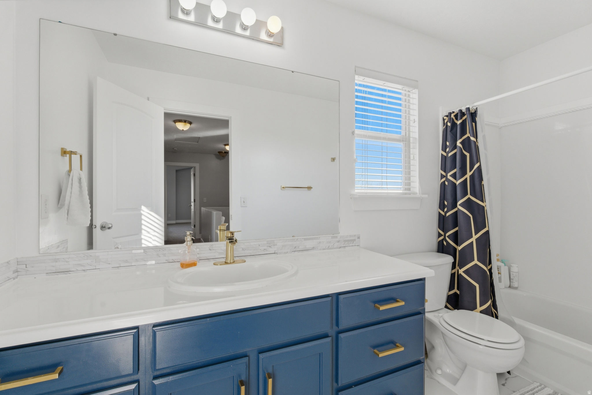 KAUFMAN AND BROAD AT PILGRIMS LANDING - Residential