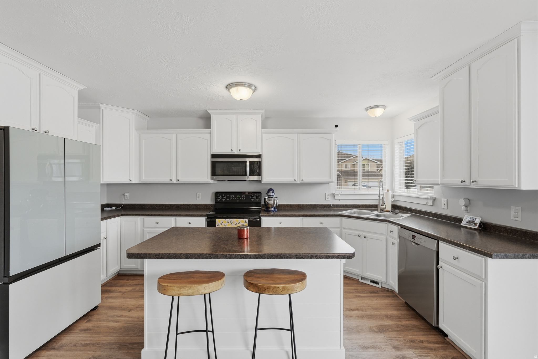 KAUFMAN AND BROAD AT PILGRIMS LANDING - Residential