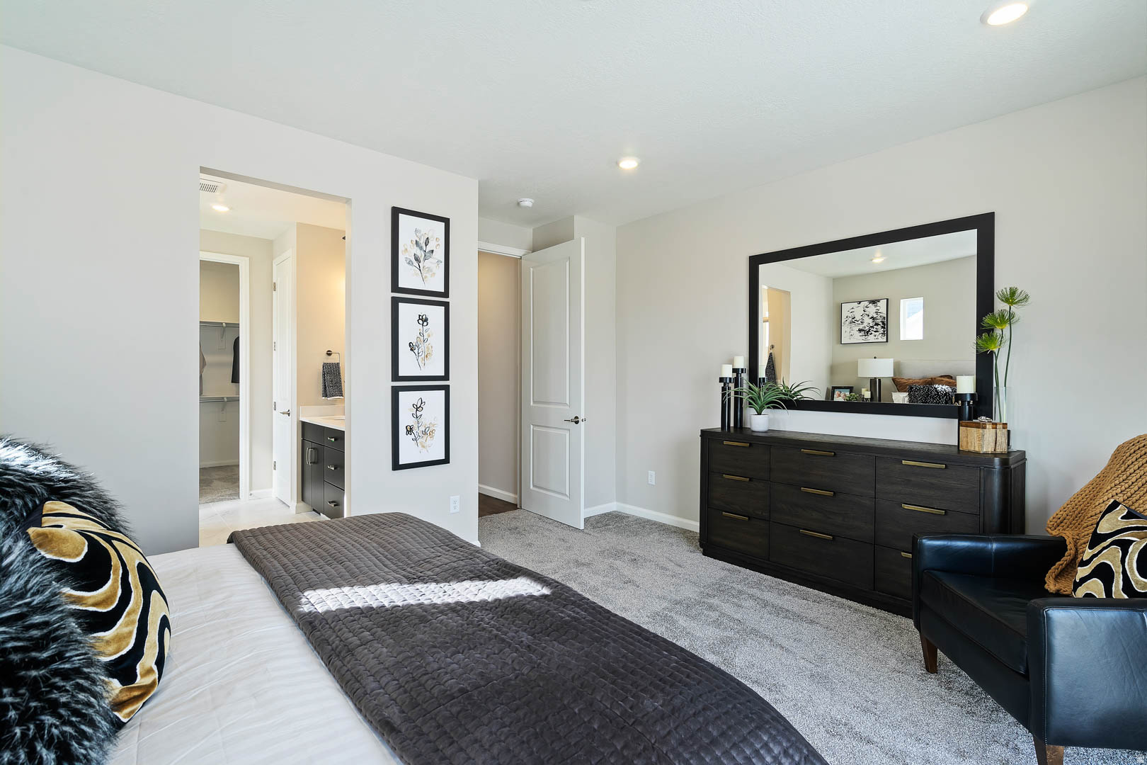 DAYBREAK - Residential