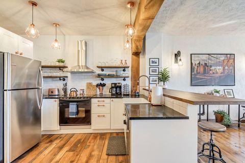 Photo of 327 W 200 S #305, Salt Lake City, UT 84101 (MLS # 2135707)