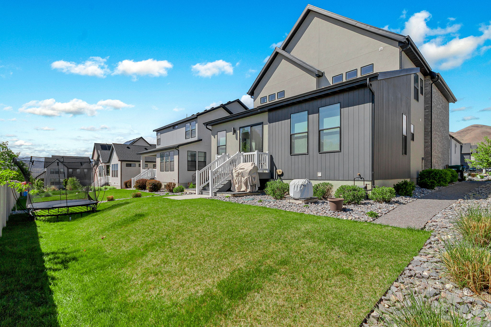 PARKVIEW COTTAGES - Residential