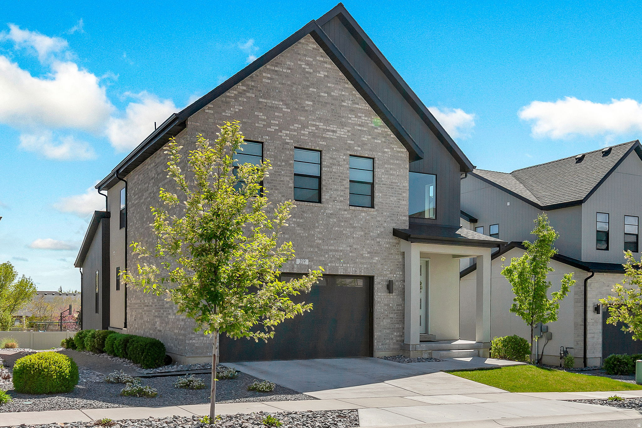 PARKVIEW COTTAGES - Residential