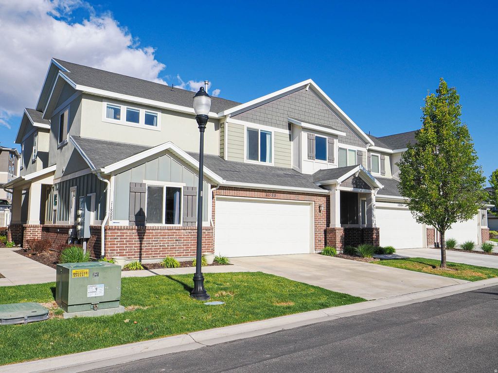 Photo of 11888 S BLACK HILLS Ln, Herriman, UT 84096 (MLS # 2154346)