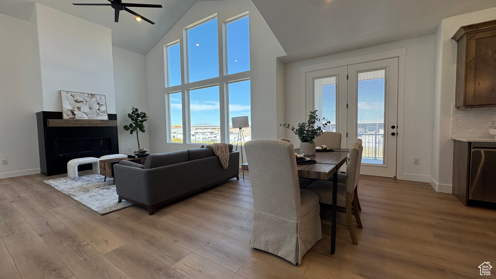 BRIDLE WALK - Residential