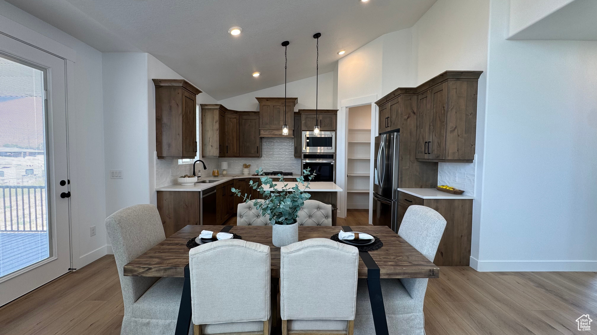 BRIDLE WALK - Residential