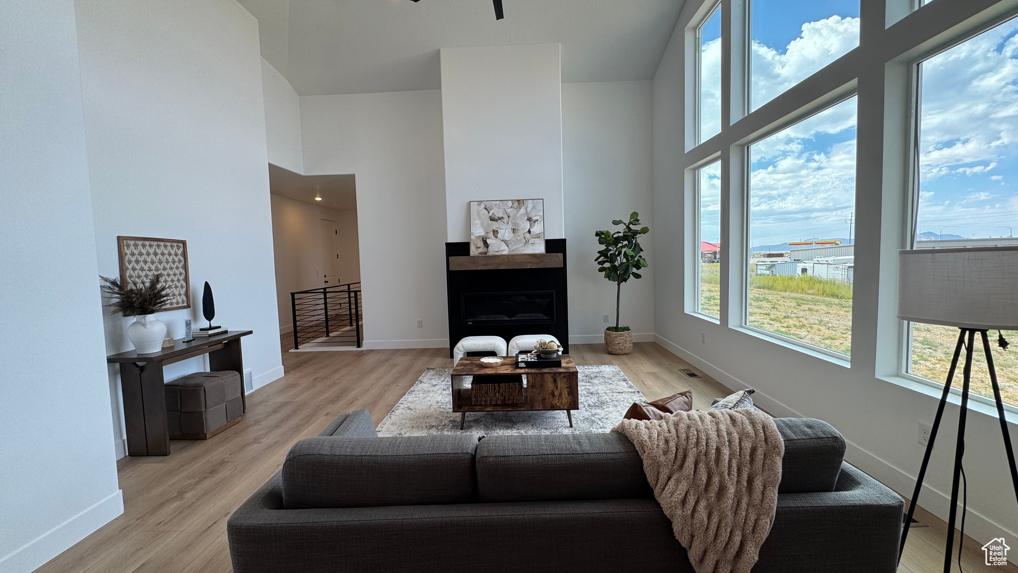 BRIDLE WALK - Residential