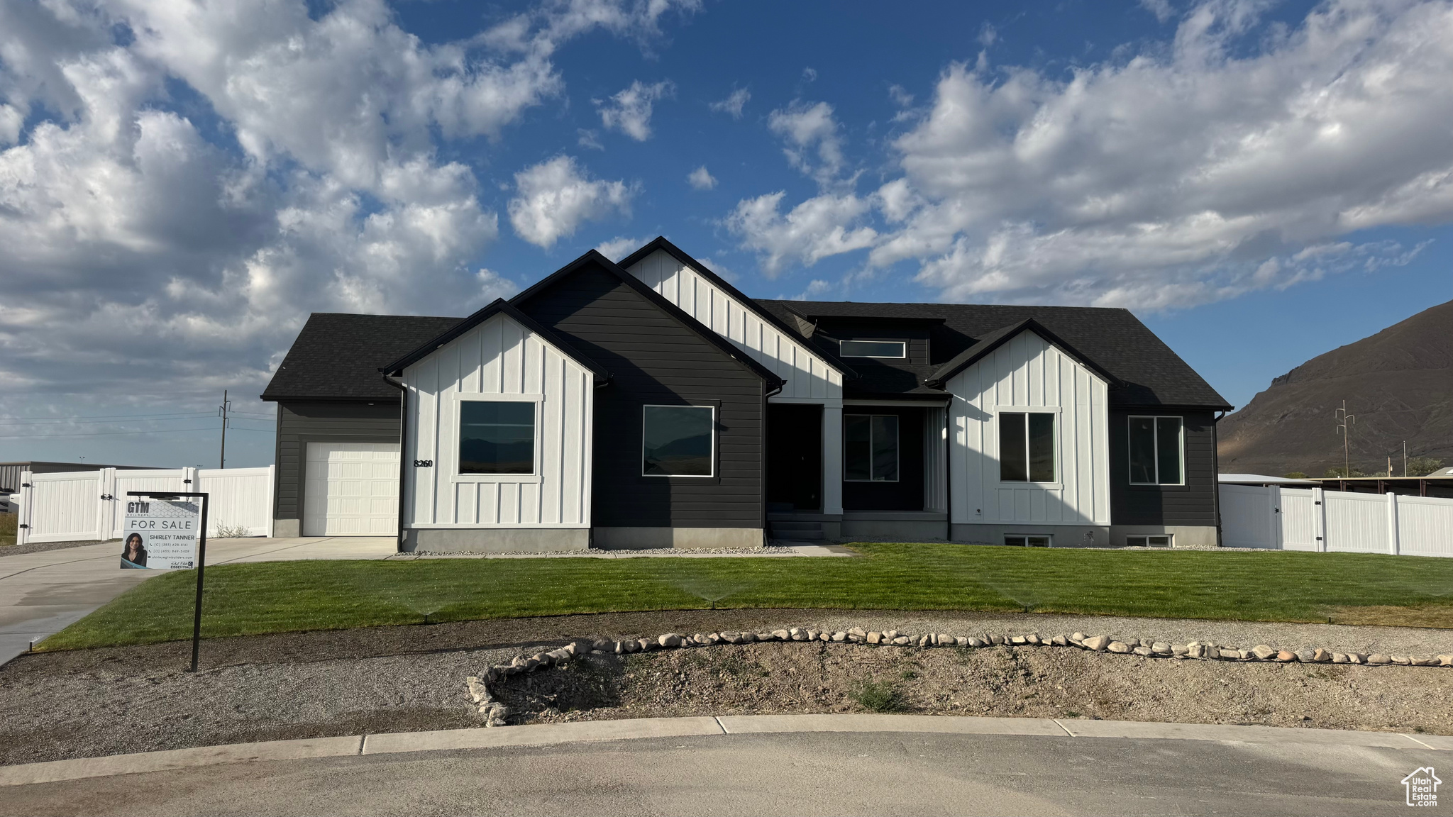 BRIDLE WALK - Residential