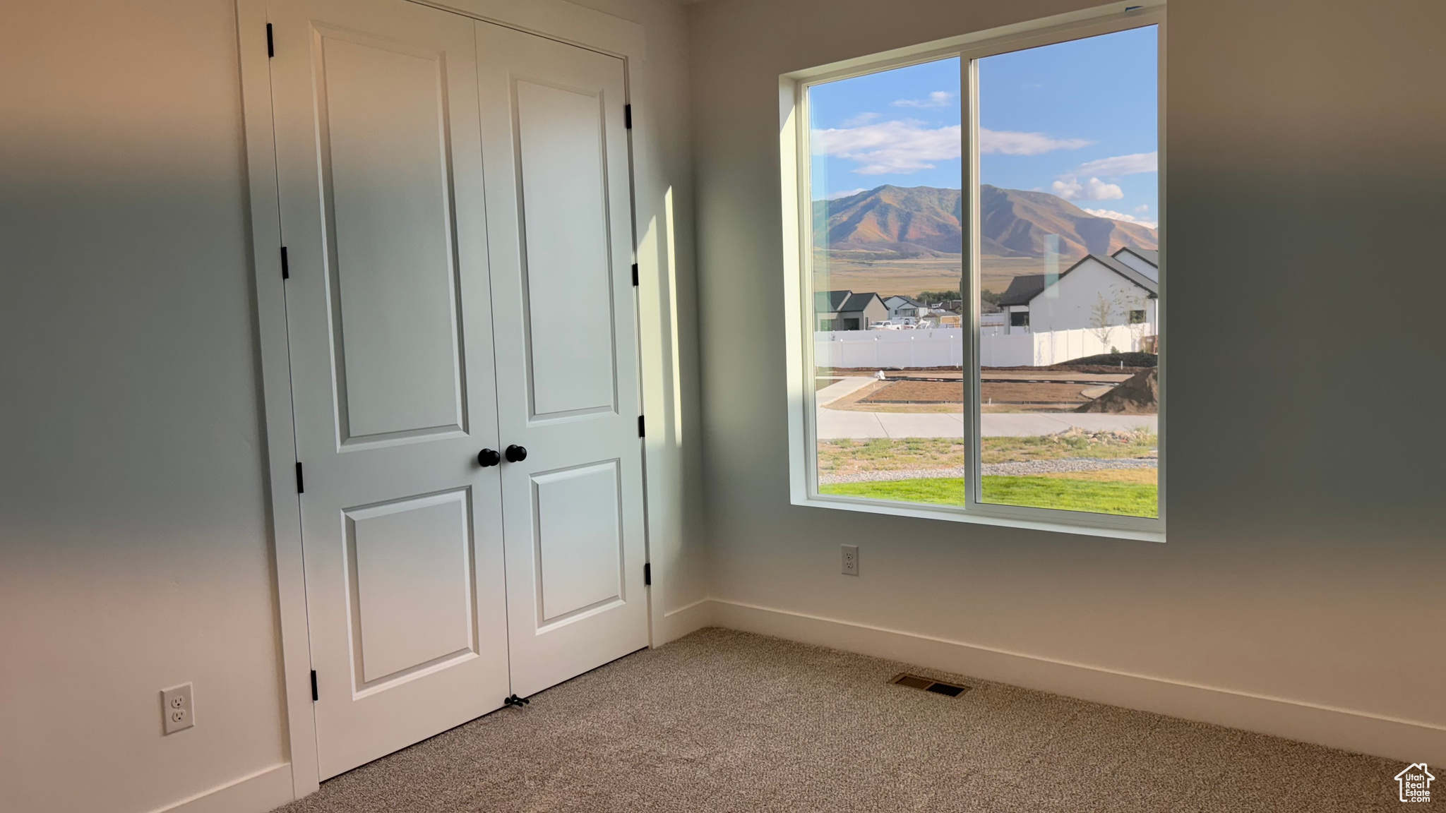 BRIDLE WALK - Residential