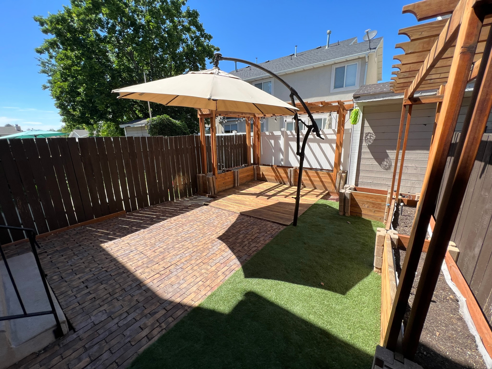 MEADOW CREEK TOWNHOMES - Residential