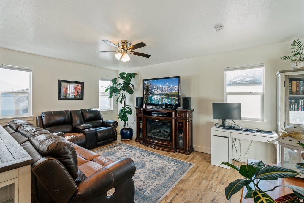 ROBERTS ROOST TWIN H - Residential