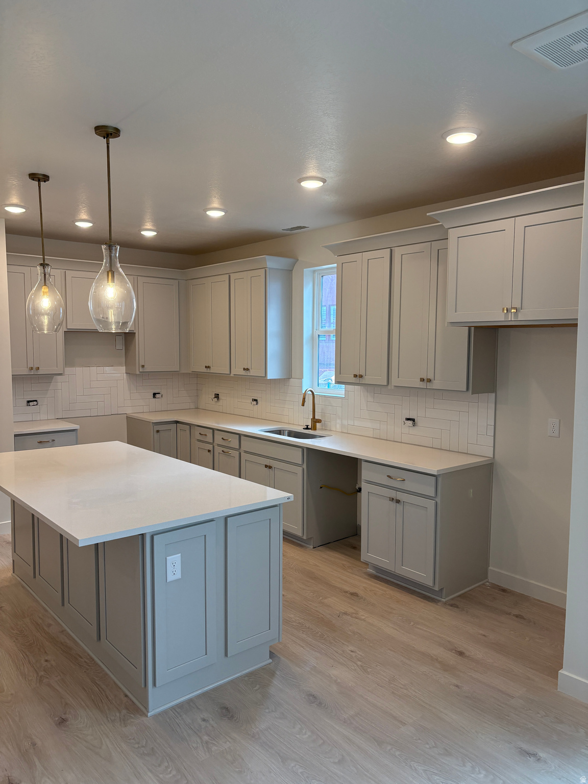 DAYBREAK - Residential