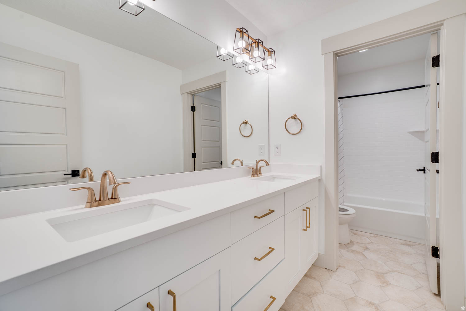 VIVIAN ESTATES - Residential