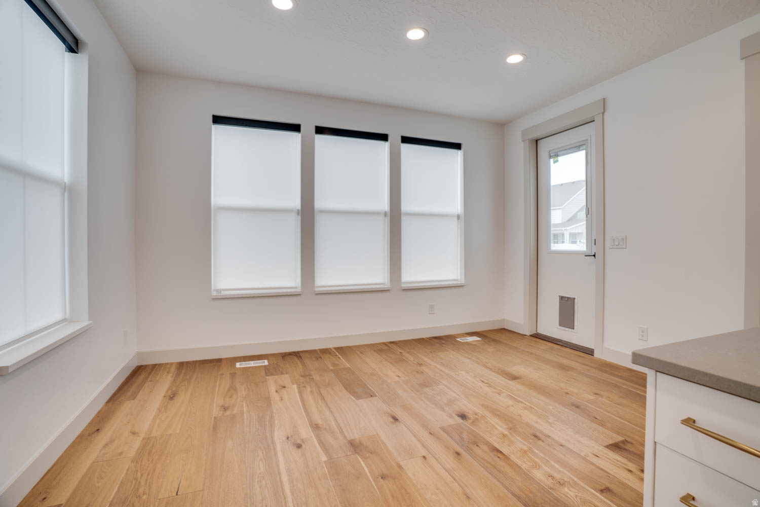 VIVIAN ESTATES - Residential