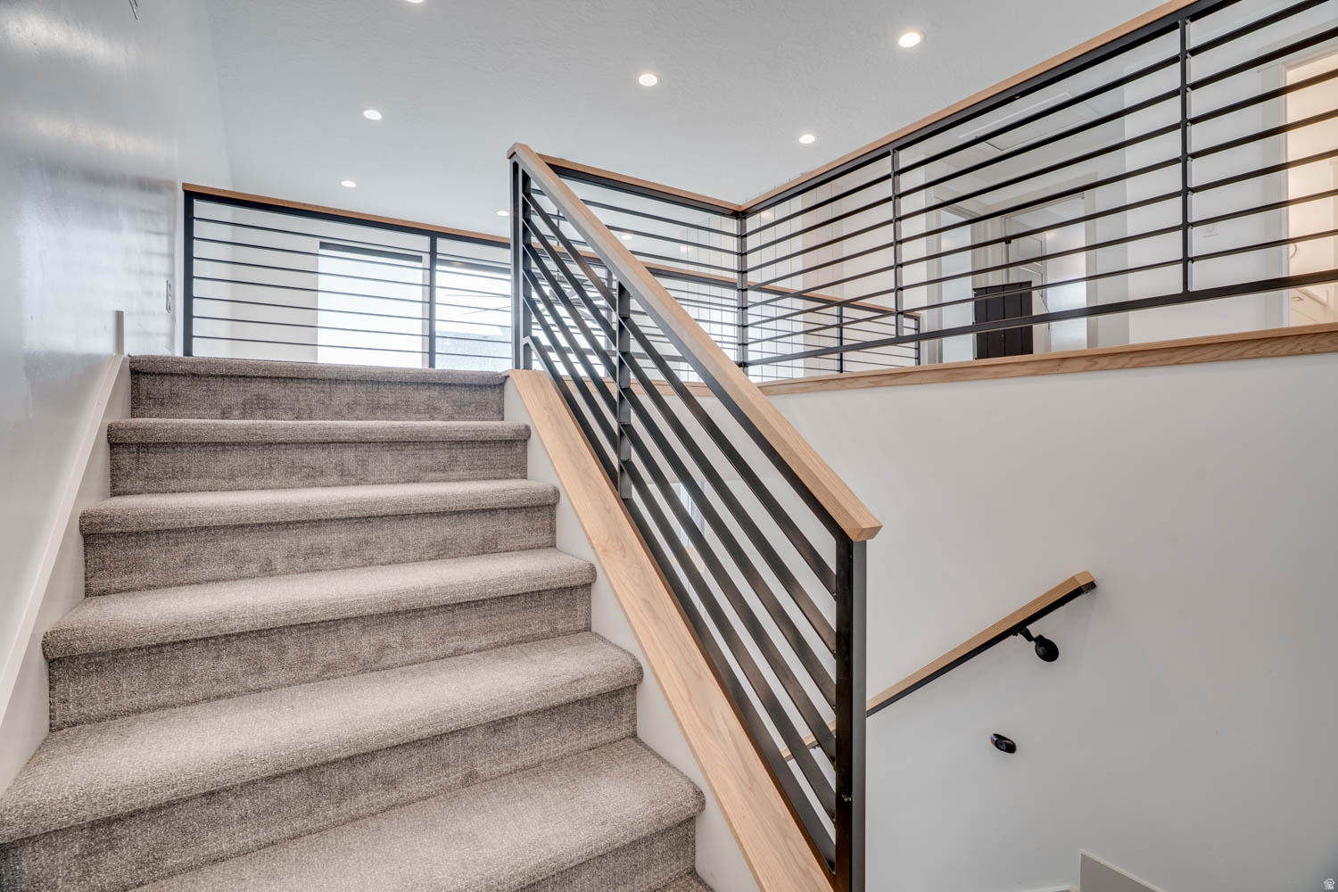 VIVIAN ESTATES - Residential