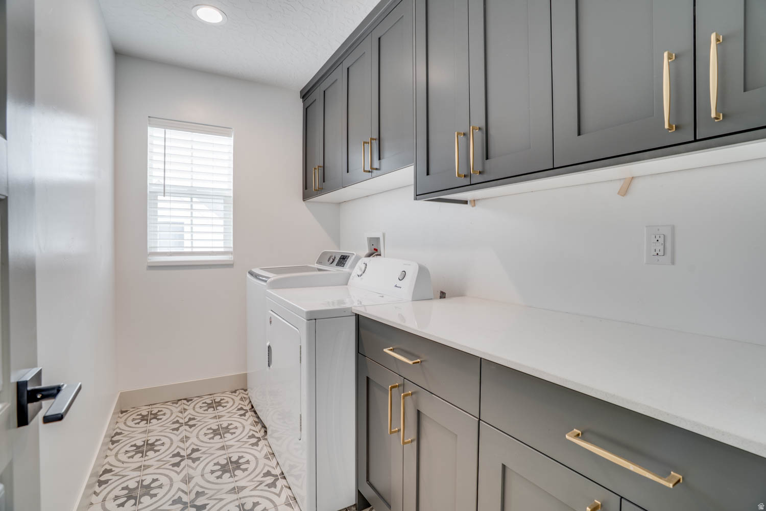 VIVIAN ESTATES - Residential