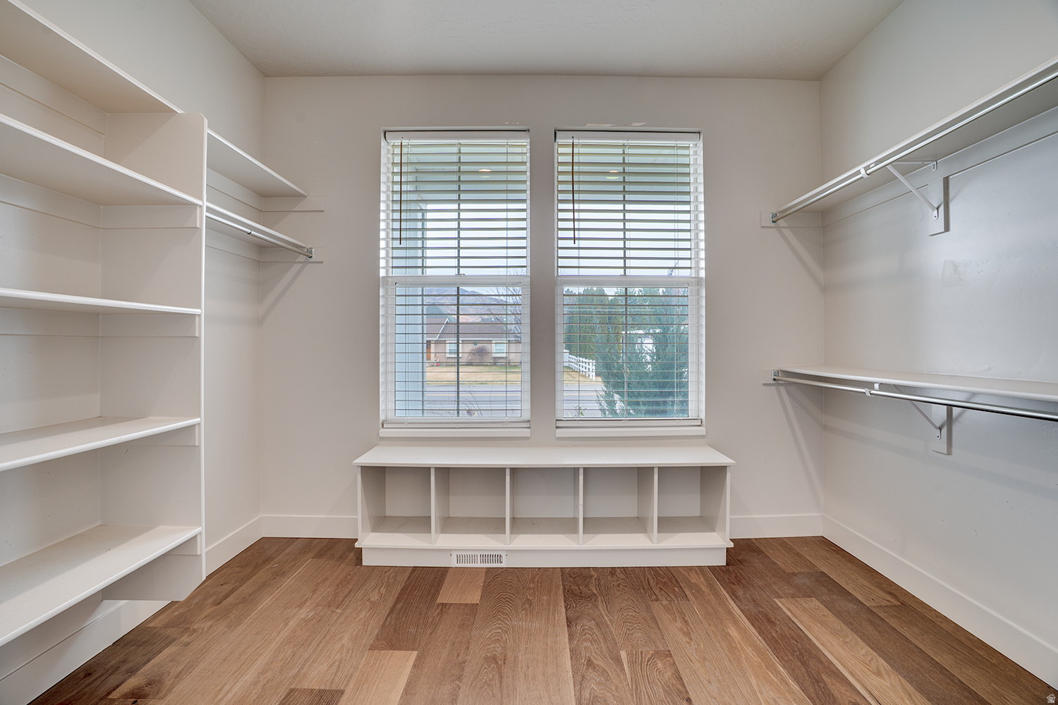 VIVIAN ESTATES - Residential