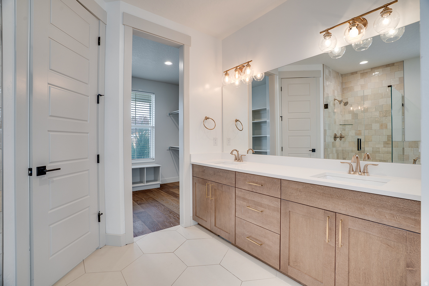 VIVIAN ESTATES - Residential